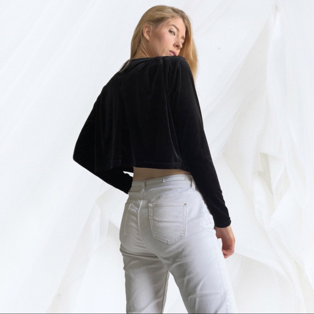 90’s black velvet top, ruched shoulder detail, long sleeves - Picture 3 of 13